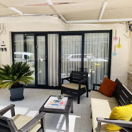 Apartamento Ezgi's With Terrace In