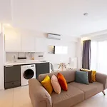Διαμέρισμα Ezgi's With Terrace In